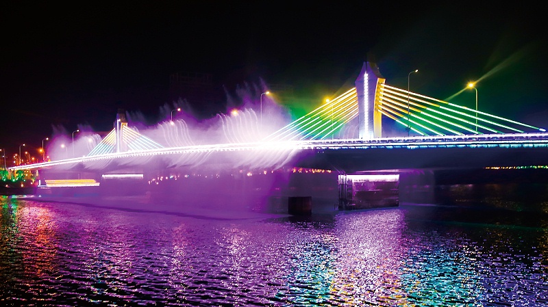 1.常山大桥喷泉